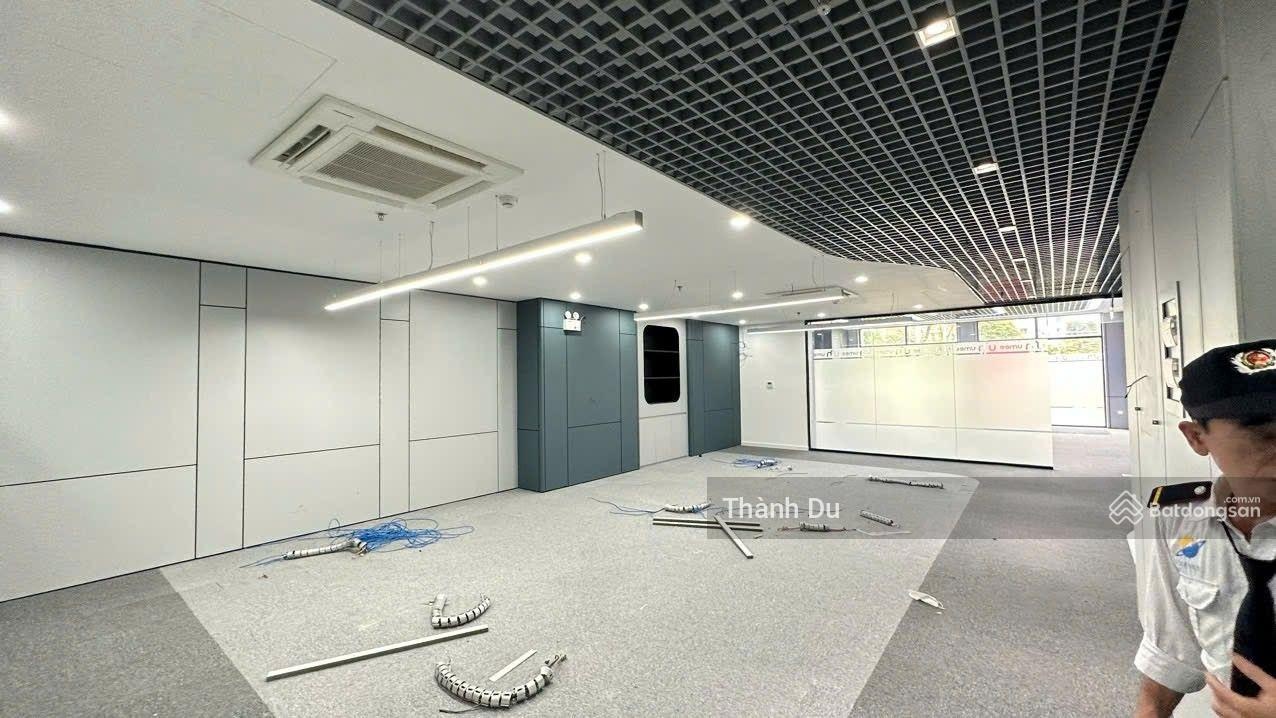 Cho thuê mặt bằng KD mặt phố Nguyễn Lam - Long Biên - DT 950 m2 - kinh doanh đỉnh