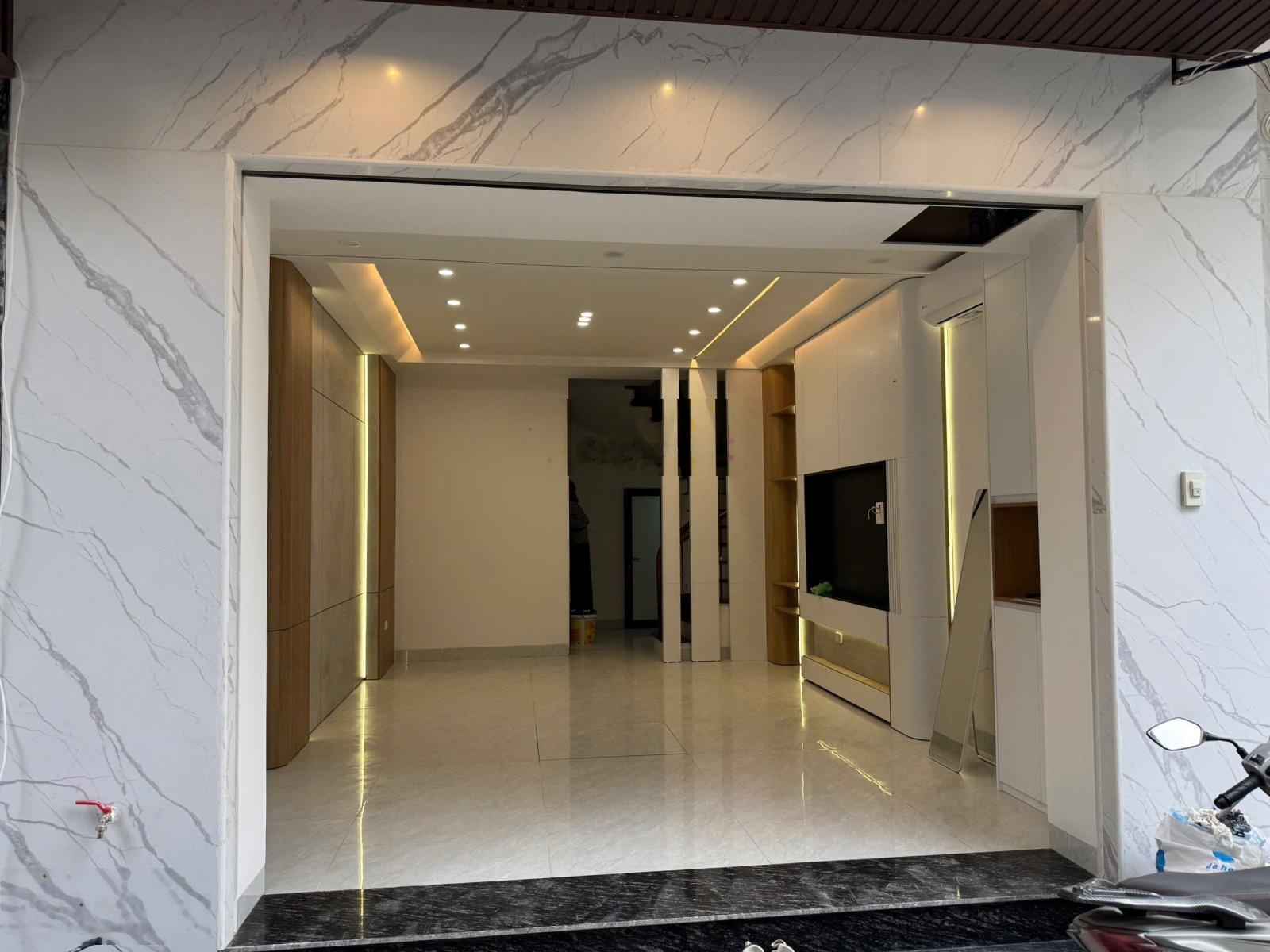 Bán nhà riêng 4PN, 5WC, 36m2 tại Ngô Xuân Quảng, Trâu Quỳ, Gia Lâm, Hà Nội, giá 8,5 tỷ