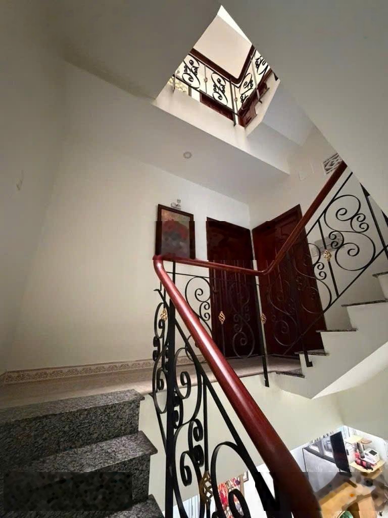 Bán nhà hẻm số 222 - xây 6 tầng - hẻm 8m - đường bùi đình túy ***