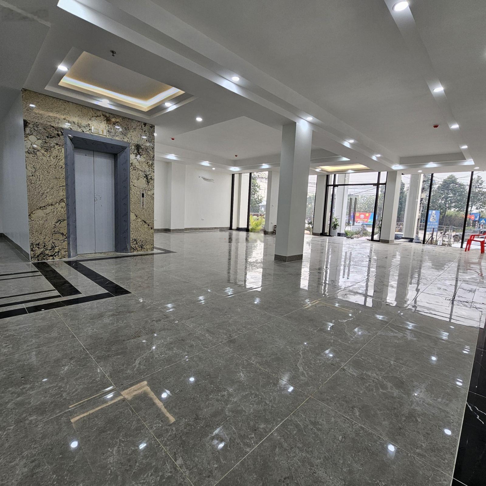 Cho thuê nhà mặt phố, Nam an Khánh có thang máy, 600m2 sử dụng giá từ 35tr/1 tháng