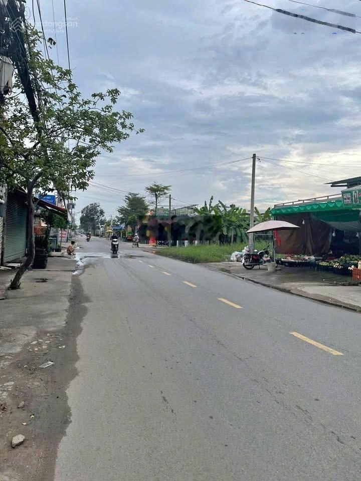 Bán nhanh lô đất mặt tiền ngay ngã 3 Cây Trôm Mỹ Khánh, Củ Chi. Diện tích 123m2. SHR, giá 800 triệu