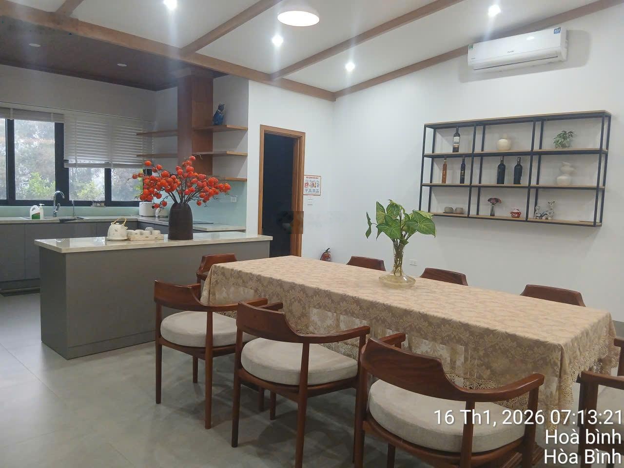 Ladera Hòa Bình: Villa nghỉ dưỡng 3PN, 2 bồn tắm view núi, bể bơi & vườn riêng