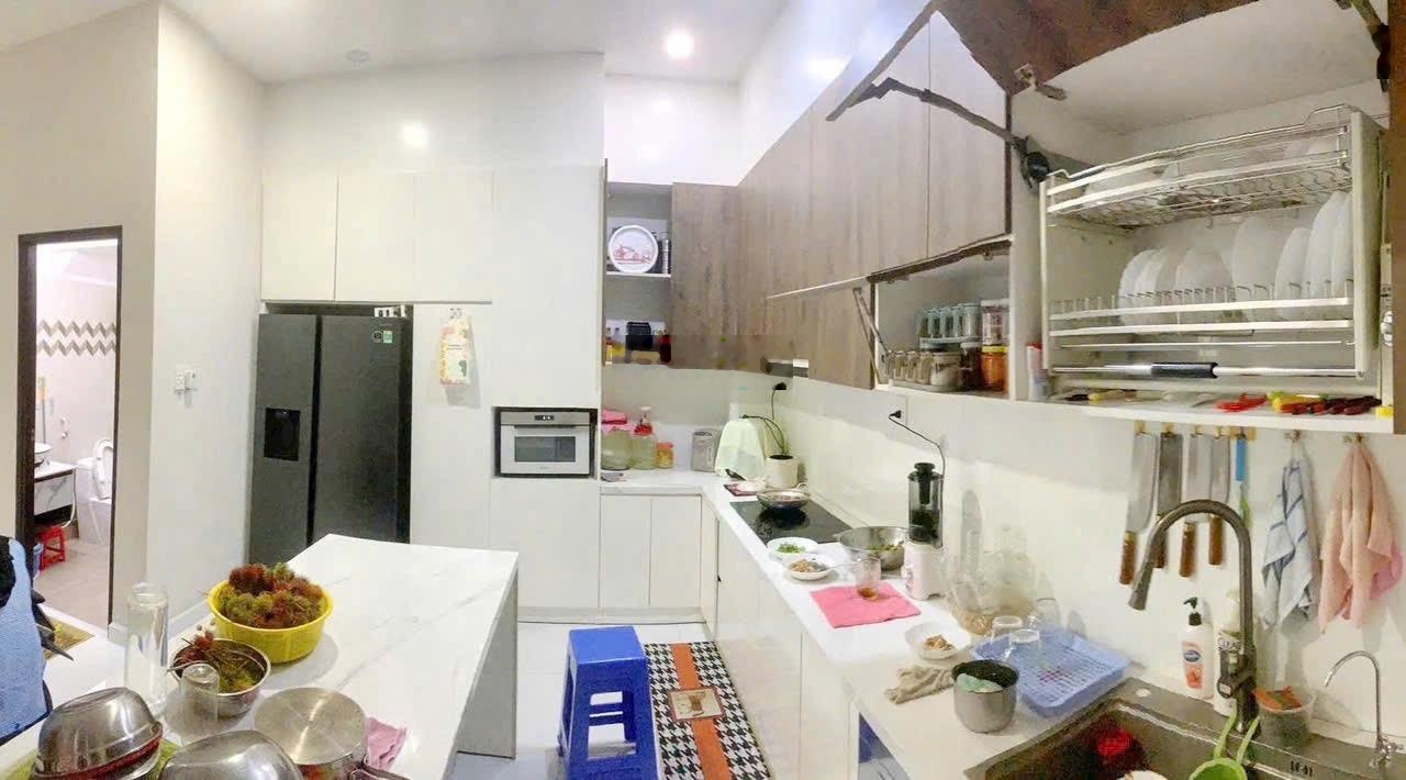 Nhà đẹp 4 tầng, gần mặt tiền, nở hậu, 58 m2 đất, phạm thế hiển p4 q8