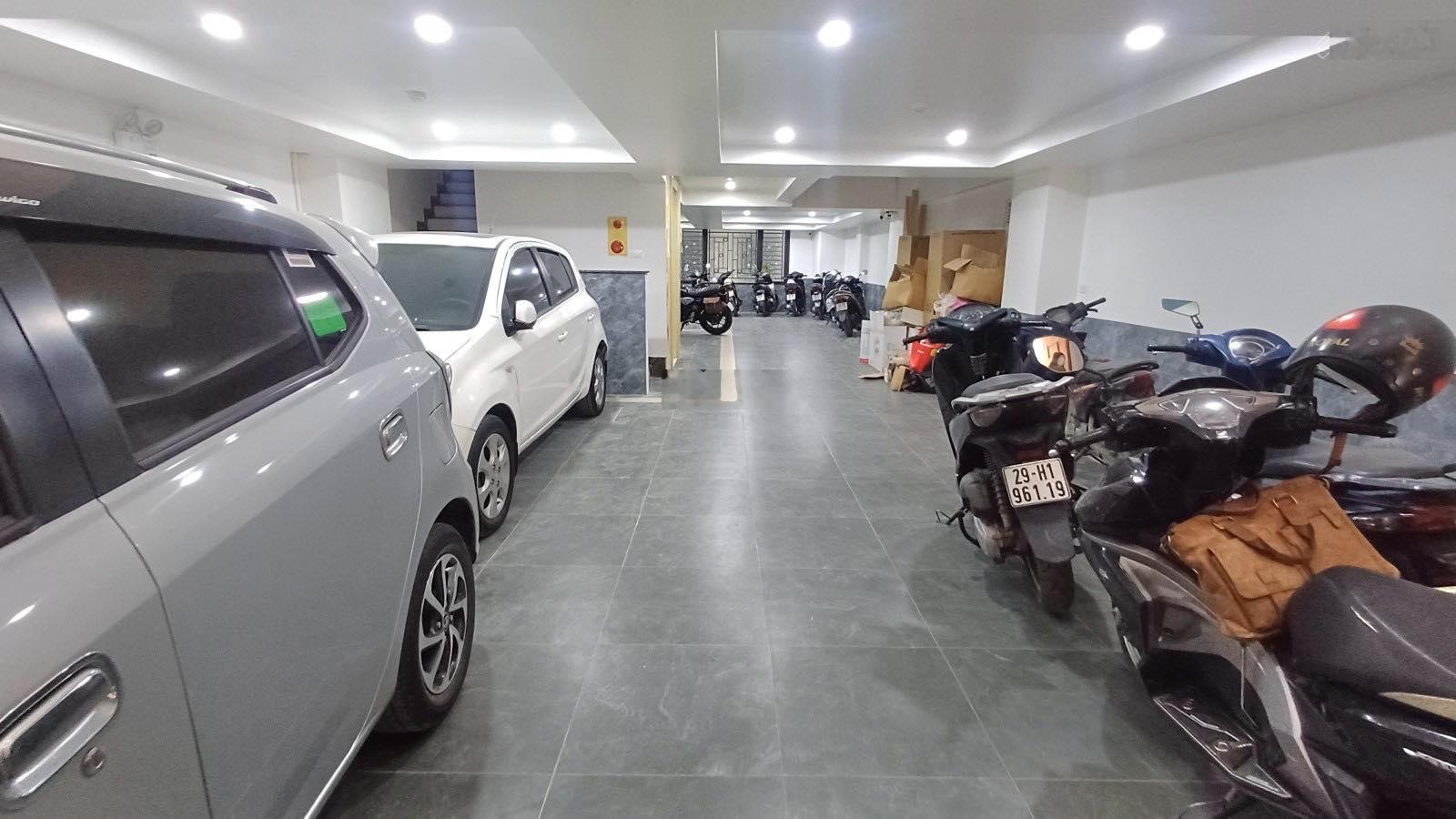 Bán toà nhà Yên Lạc, 150m2 x 8 tầng mặt tiền 7m nở hậu, ô tô tải tránh nhau, 2 mặt ngõ, gía 52 tỷ