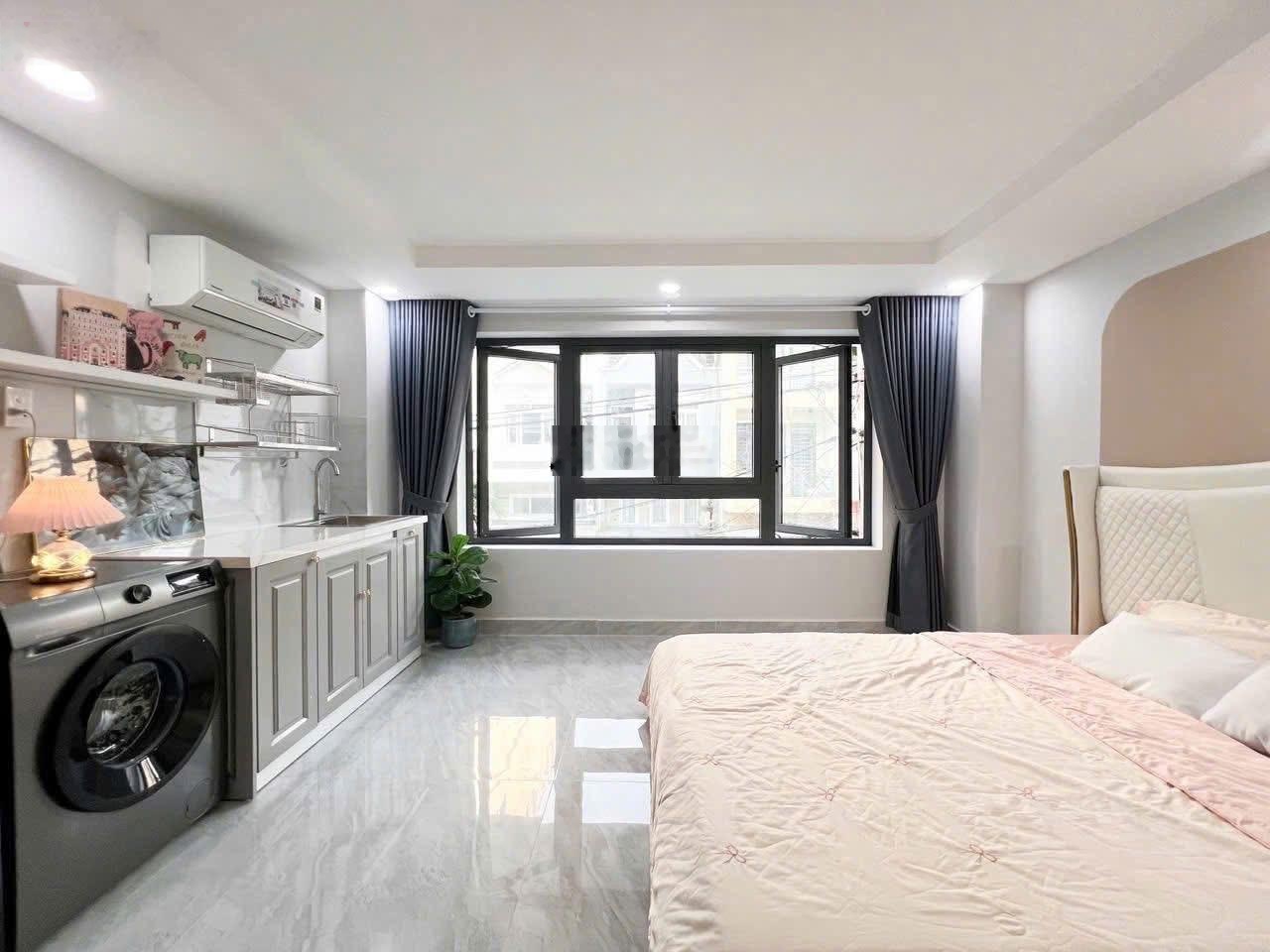 Đừng lướt qua - Tòa Apartment cao cấp - Phố Trung Kính - 94m2 x 8 tầng, Mặt Tiền 9.6m, chỉ 23.5 tỷ.