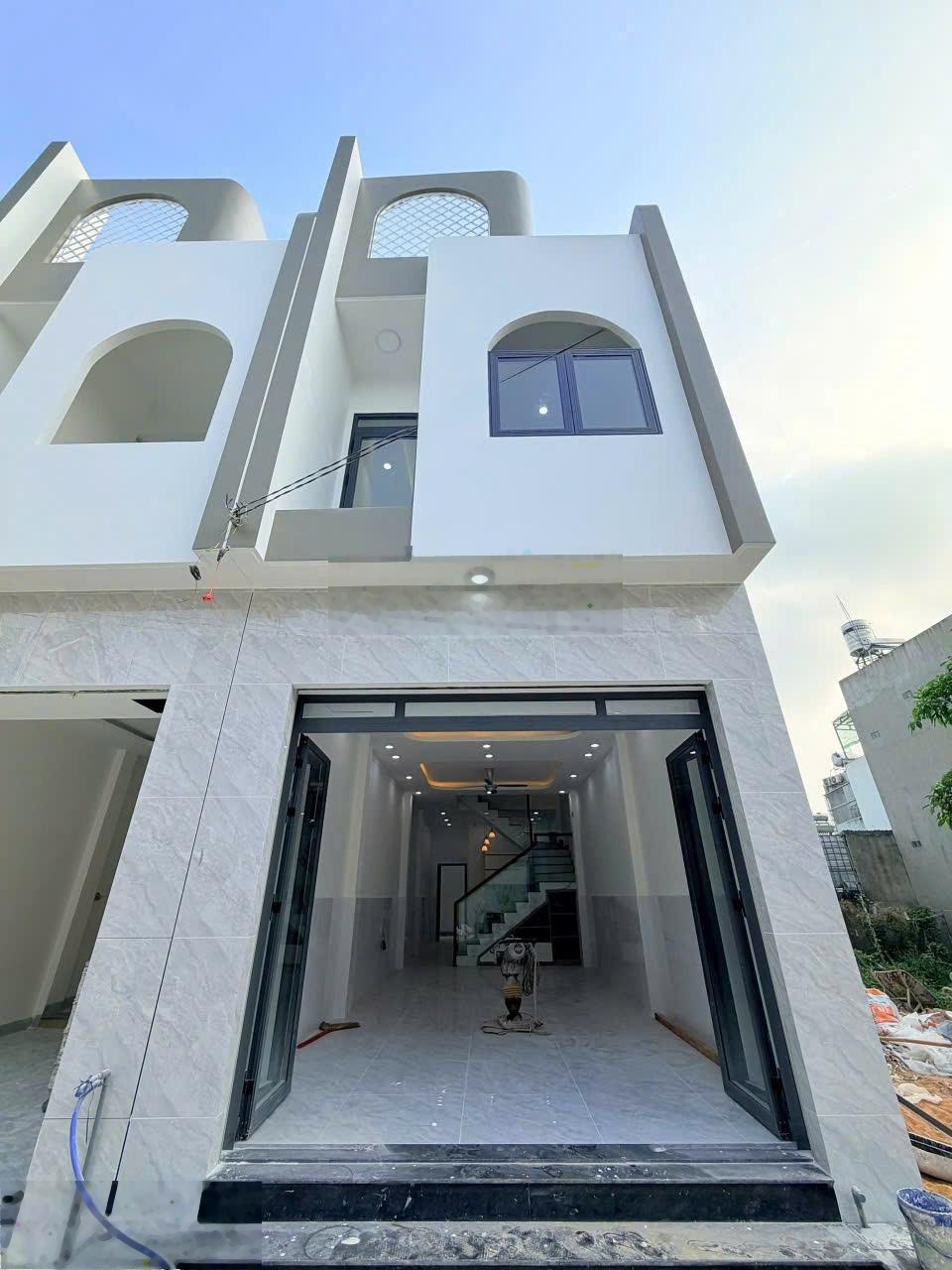 Bán nhà 1T1L mới đẹp, sổ hoàn công, gần cầu Hoá An, đường to, chỉ 3,1 tỷ