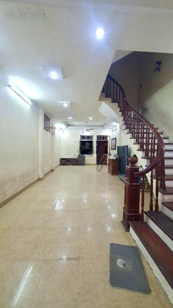 Bán nhà MP Cù Chính Lan, Thanh Xuân, vị trí trung tâm, giao thông thuận tiện 79m2 5 tầng giá hợp lý