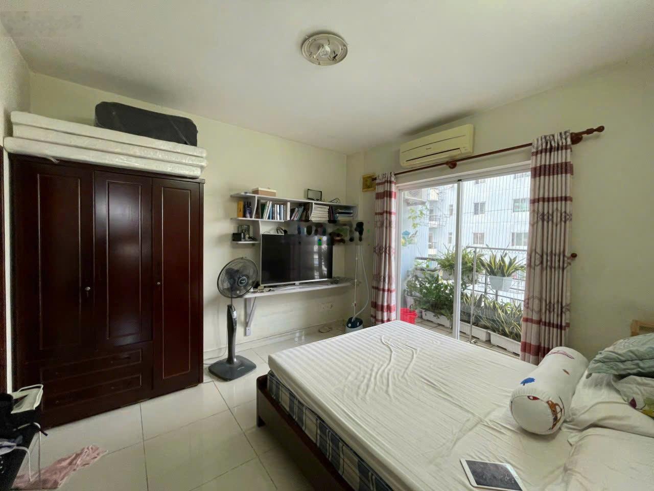 Căn hộ Screc, Căn góc, 100m2, 3PN, 2WC, Nhà mới, Trường Sa, Q3. 15tr/th