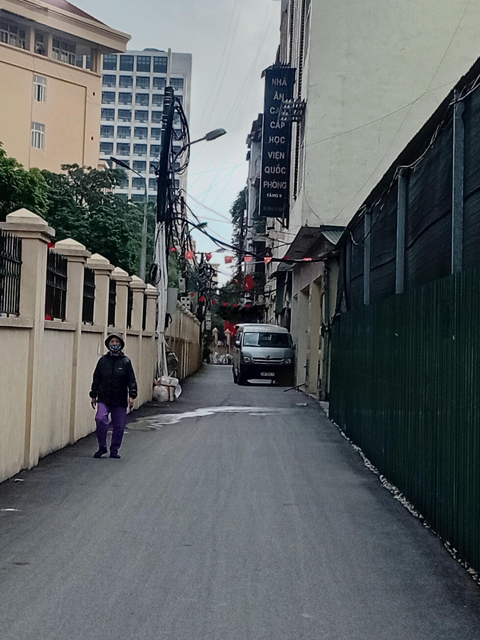 Bán 80m đất, 2 mặt ngõ ô tô tránh cầu giấy tặng riêng nhà 4 tầng