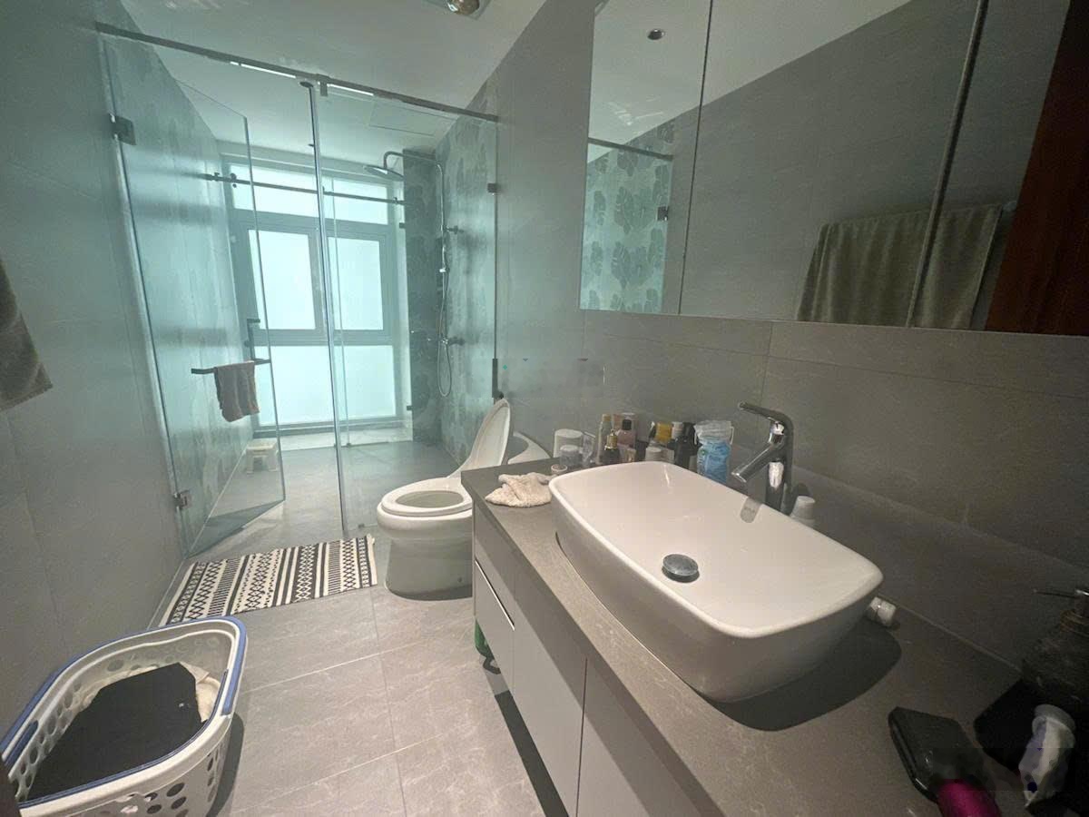 Bán biệt thự Việt Hưng, 120m2, vỉa hè ô tô tránh, giá rẻ nhất khu vực, 33 tỷ. LH 0988611618