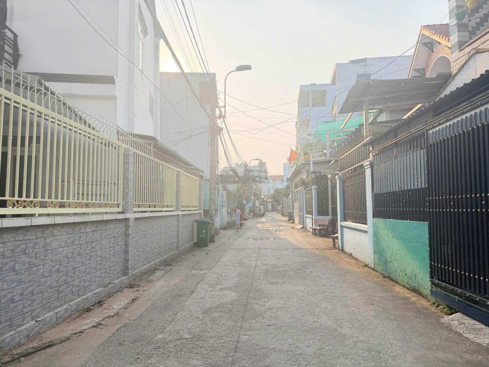 Chính chủ gửi: Bán nhà hẻm ôtô đường 30 phường Cát Lái quận 2