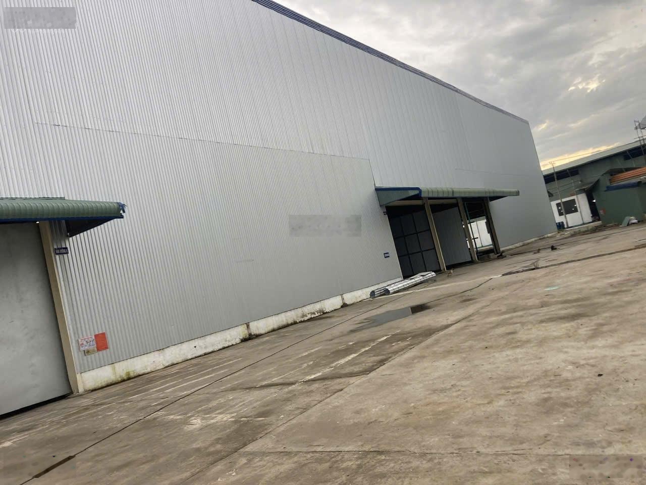 Cho thuê kho 6.500m2, ngoài KCN Tân An, Long An, giá thuê: 40k/m2/tháng