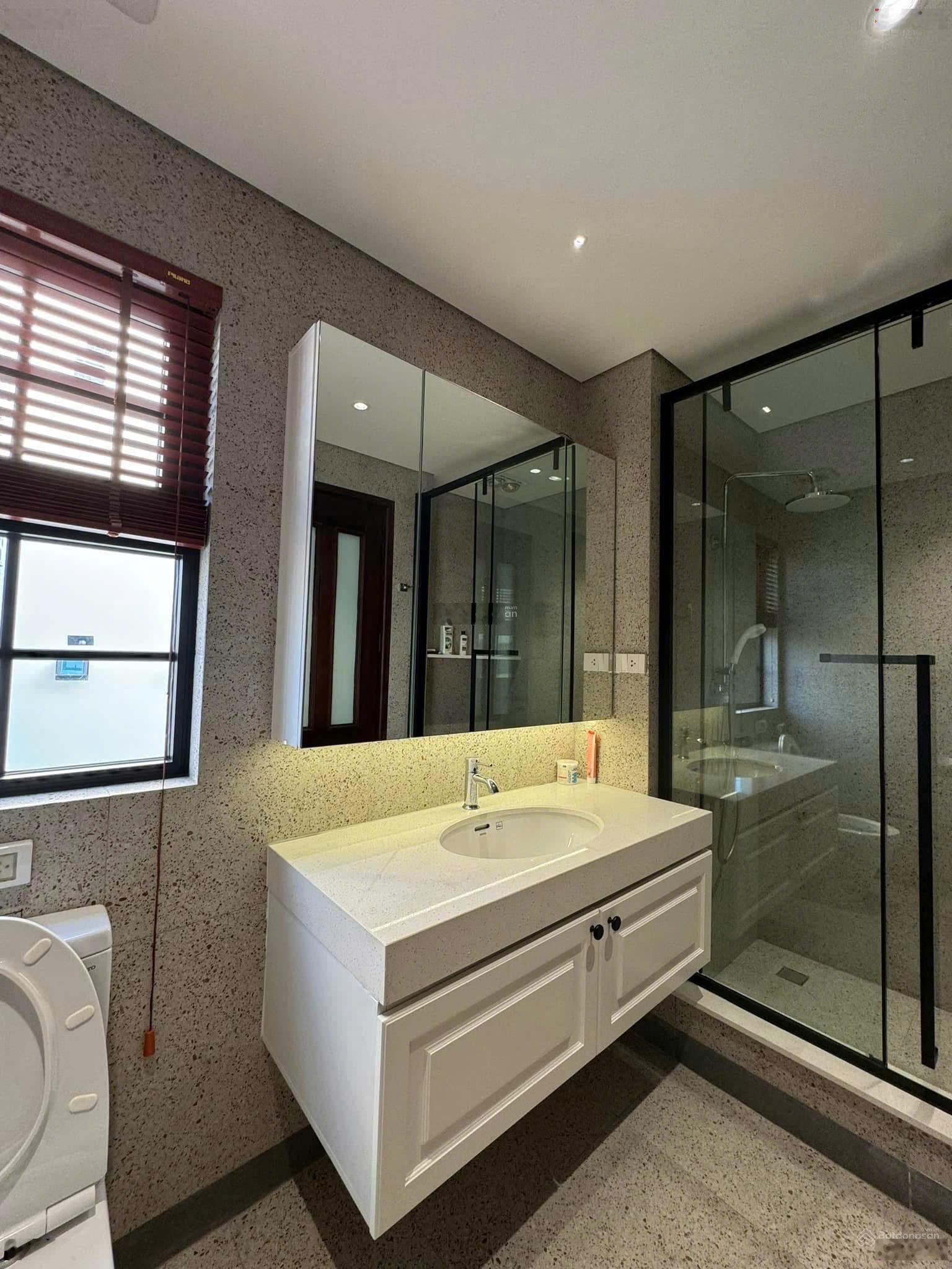 Chính Chủ Bán Nhà Hồng Tiến, Long Biên - 7 Tầng 95m2 - Thang Máy, 3 Mặt Thoáng - Nhỉnh 30 Tỷ