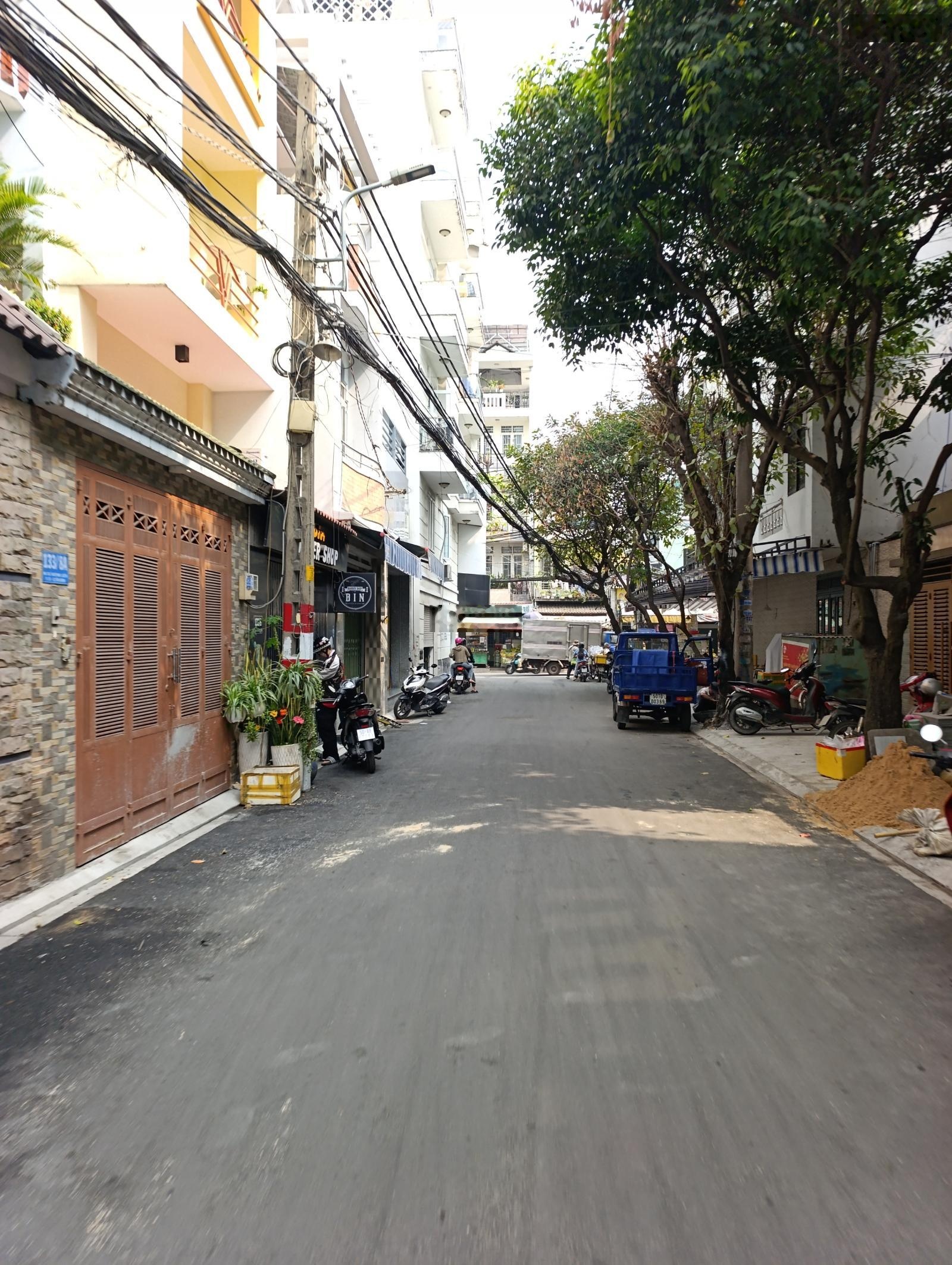 Bán nhà hẻm 10m Yên Thế P2 Tân Bình, DT: 10x15m giá 19,8 tỷ