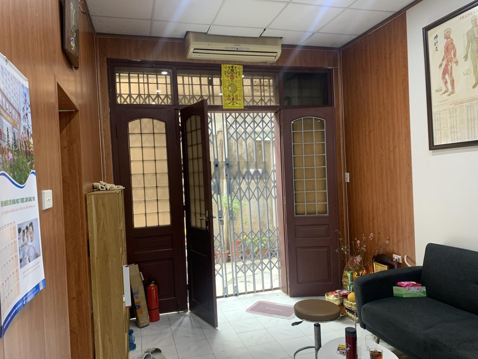 Nhà riêng tầng 1 dt 70m2 có sân phơi, chỗ để xe ngày đêm. Gần ngay cạnh BV 108, BV Hữu Nghị