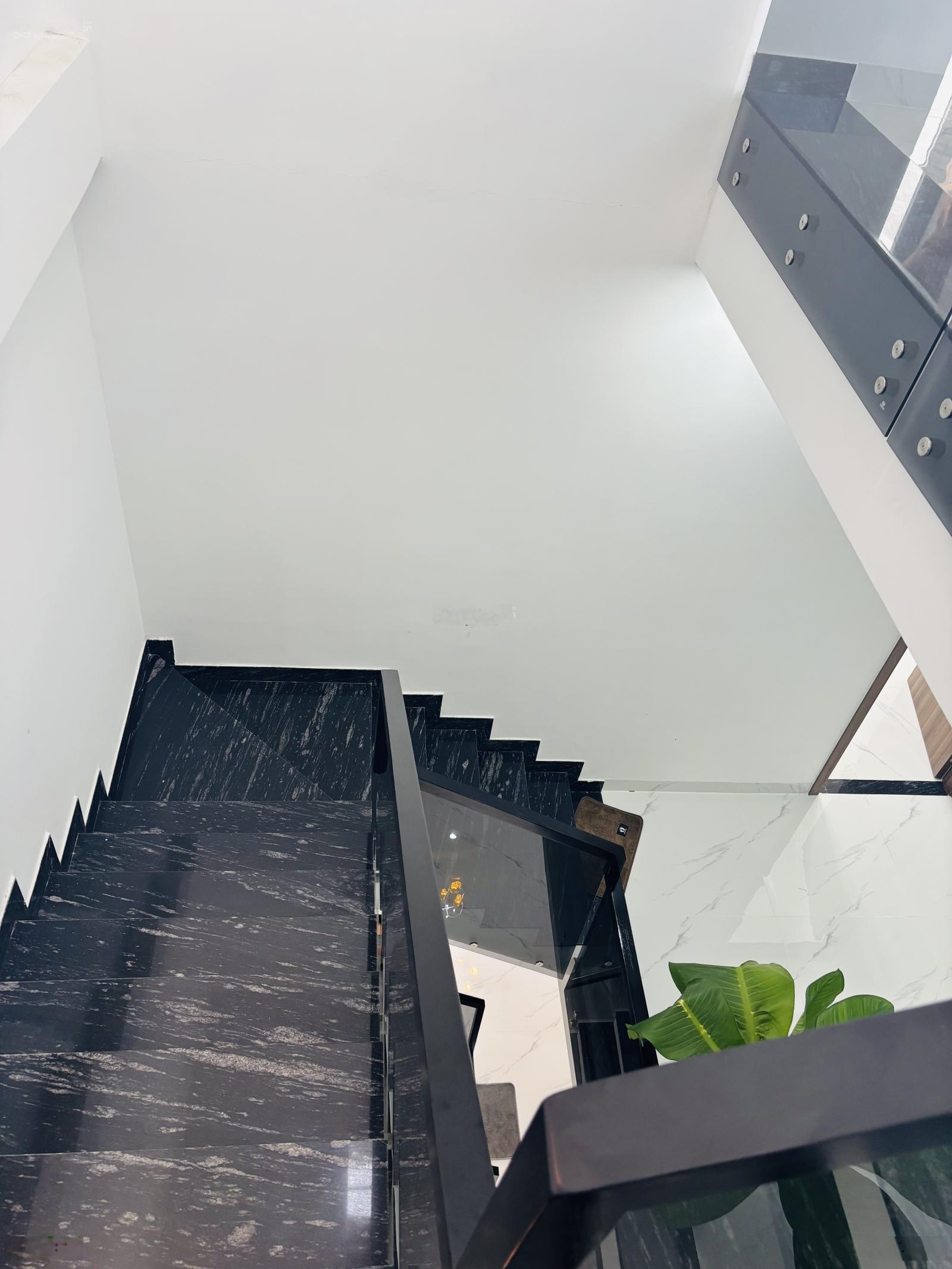 Giảm mạnh 400tr.Chỉ 1,85tỷ chủ chuyển chỗ làm bán gấp. 210m2 full nội thất.Thới Hoà, Bến Cát.