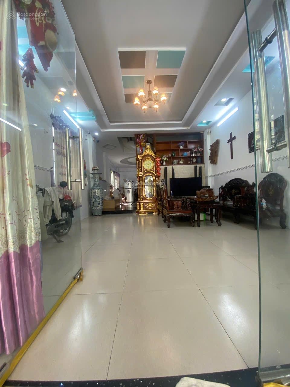 Góc 2 mặt tiền HXH 92m2 ngang 5m nhà 3 tầng đẹp, chỉ 5,8 tỷ, Bình Hưng Hòa B, Bình Tân