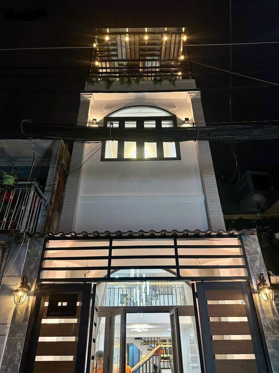 Bán nhà Mặt Tiền Nguyễn Công Hoan, P7, Phú Nhuận - 39m2- 4PN