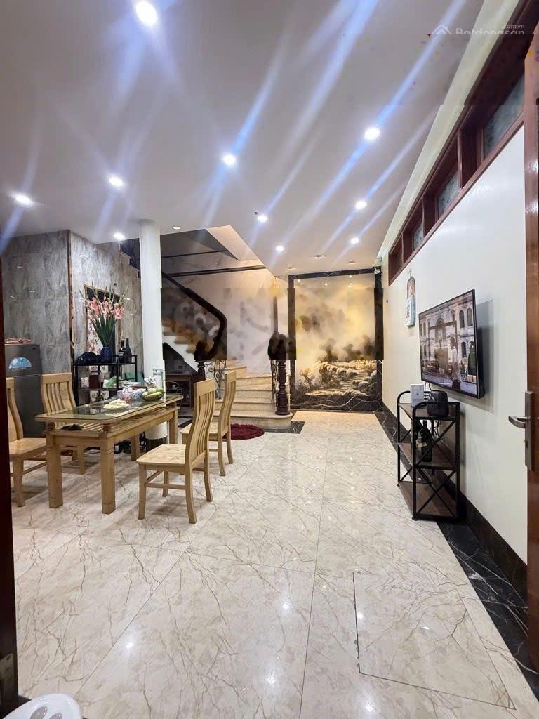 Nhà ngõ hoàng hoa thám, ô tô đỗ cửa, mặt tiền 6m thoáng sáng, dt 50m x 5 tầng x sđcc, 13.8 tỷ