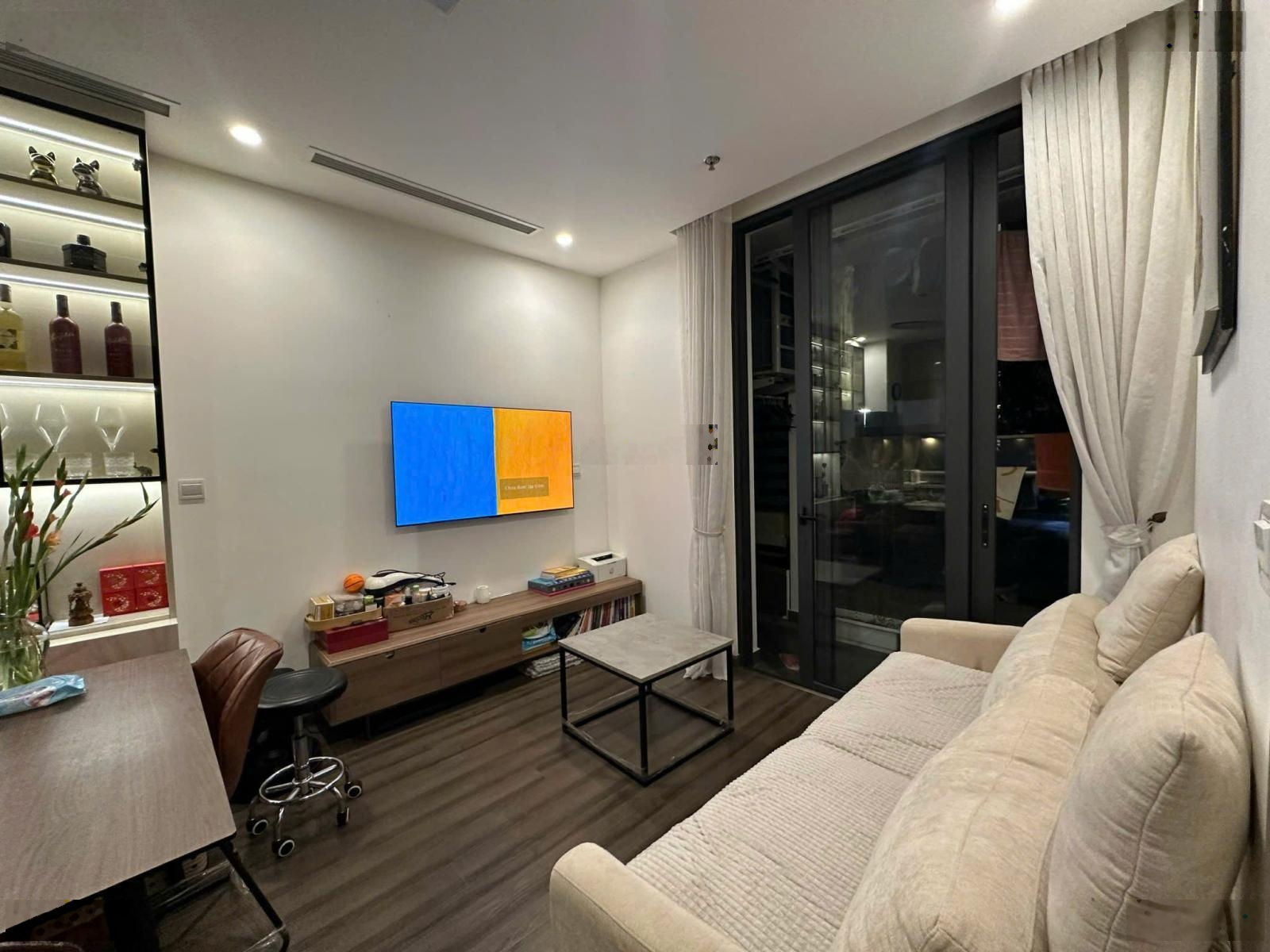 Chính chủ bán Chung cư Vinhomes Symphony, căn 1PN, Full nội thất, giá 4.2 tỷ