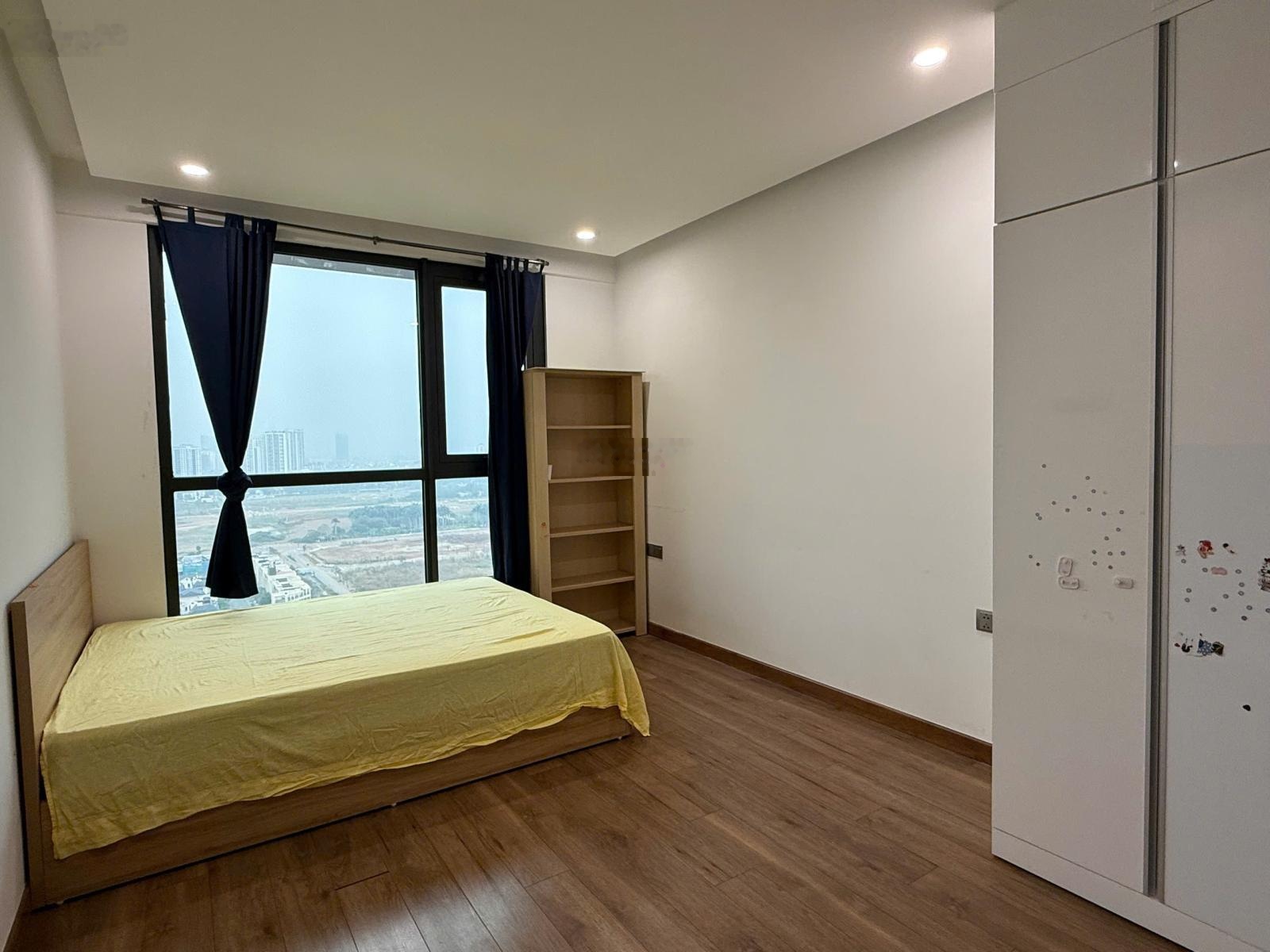 Chủ nhà thiện chí cần bán nhanh căn hoa hậu 2pn tầng trung view trực diện hồ starlake