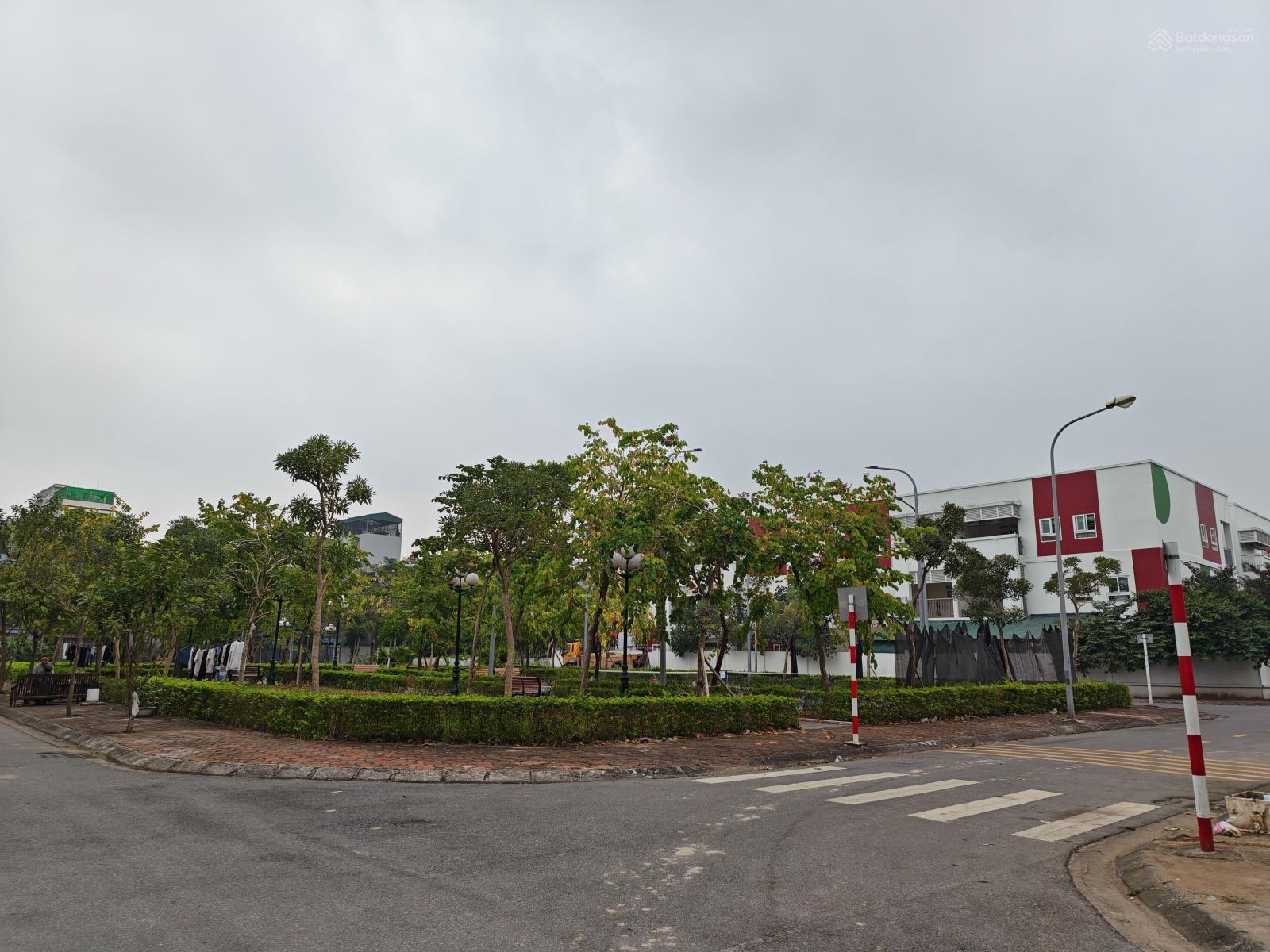 Bán đất view vườn hoa giang biên-58m2-16 tỷ-hàng xóm vinhomes