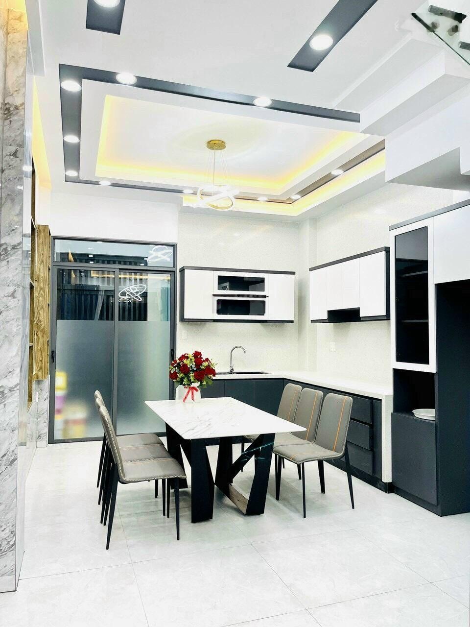 Bán nhà hẻm xe hơi VIP 194 Võ Văn Tần phường 5 quận 3, DT: 6x8m, trệt 3 lầu, giá 14.5 tỷ