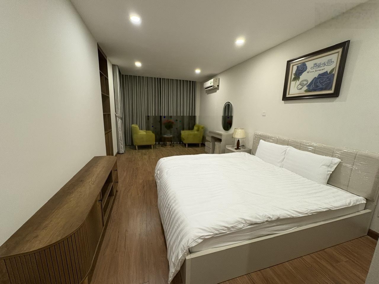 Bán căn hộ 3 ngủ - diện tích 137,5m² và 142m² - Discovery 302 Cầu Giấy. Ban công Đông Nam