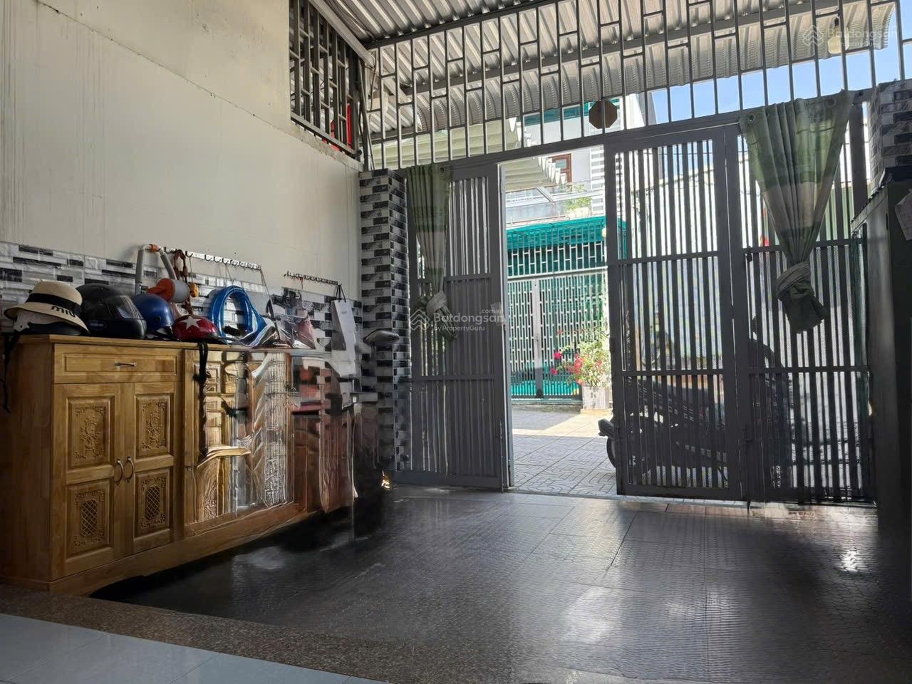 Trung tâm phước long b nhà 2 tầng btct đường 9m xe tải tránh rất phù hợp làm vp / kho / công ty