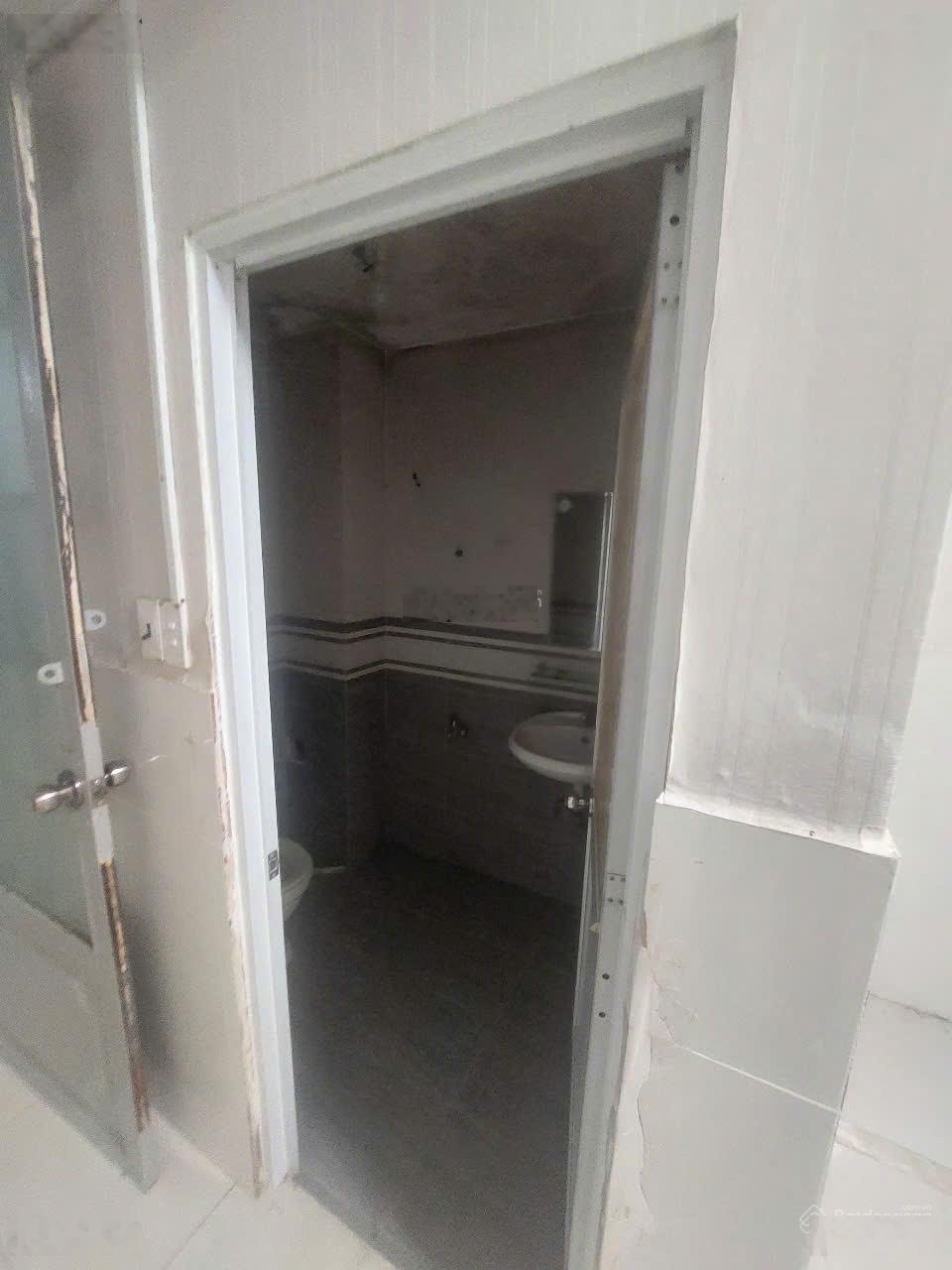 Cần bán CHCC trệt Nguyễn Thị Tần, P2, Q8, diện tích: 73.5m2, 2PN, 2WC