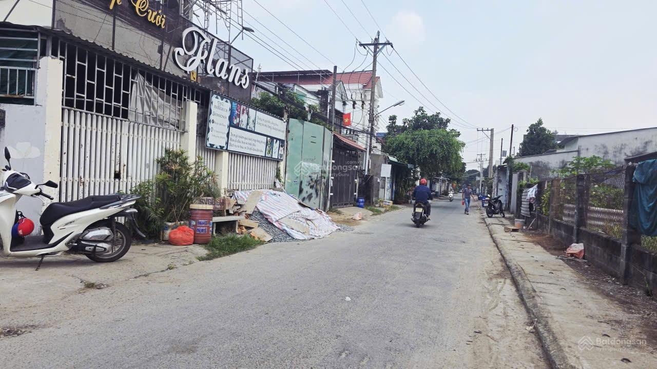 Nhà đất góc 2 MT Nguyễn Công Trứ Đông Hòa Dĩ An 200m2 ngang 8,8m kinh doanh