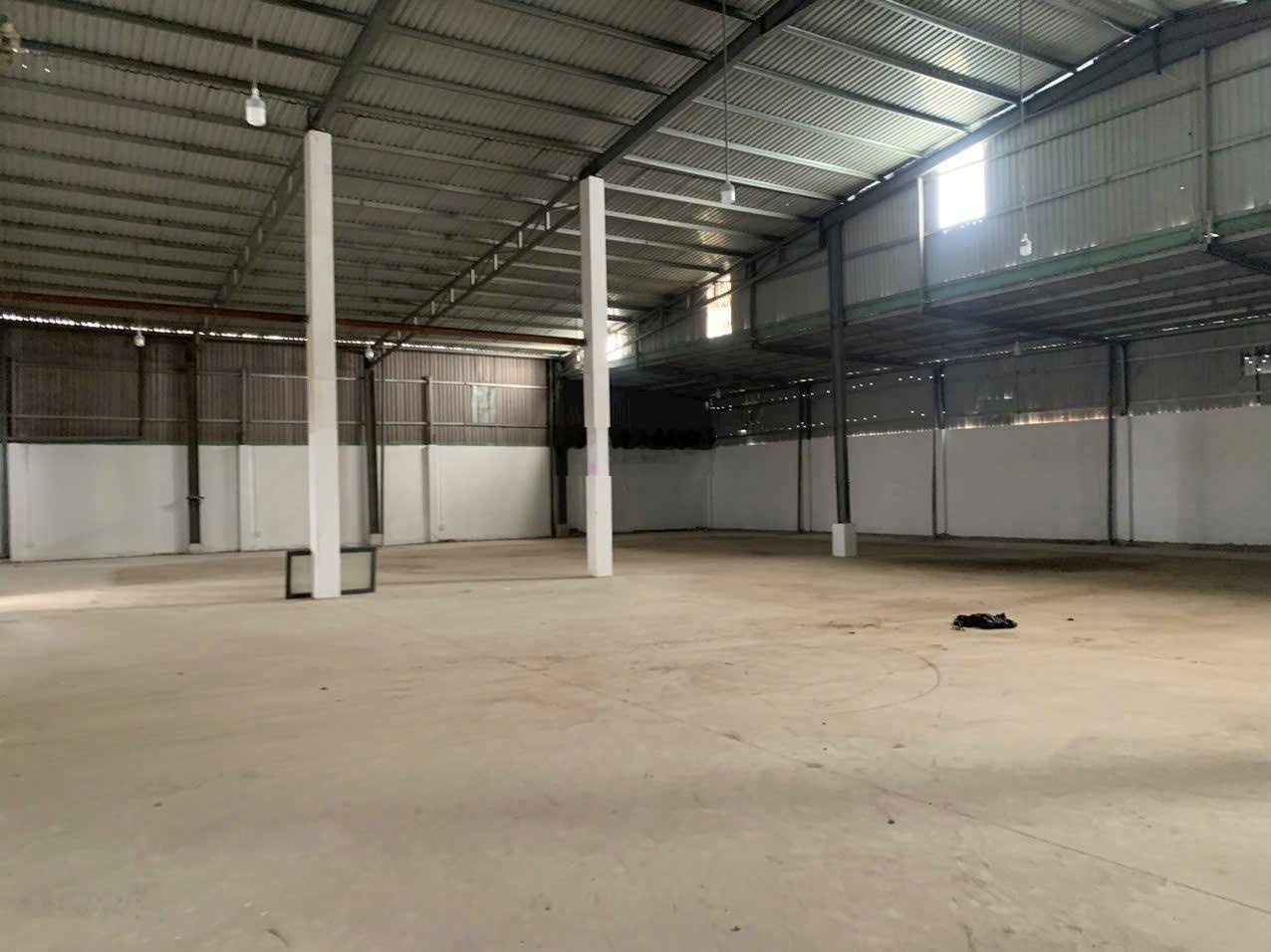 Cho thuê kho xưởng 2.600m2 , lê minh xuân , Bình Chánh , giá thuê : 85tr/tháng