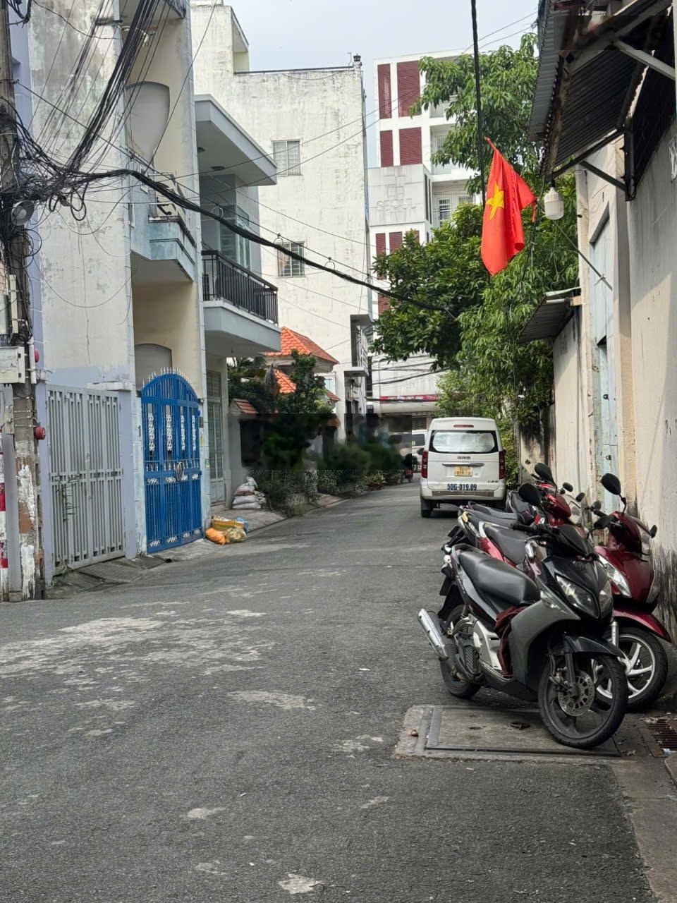 Bán nhà hẻm xe hơi cầu xéo tân phú. dt 4,3m x 14,5m - 61,80m2 - 1 tầng 2 mặt hẻm trước sau.