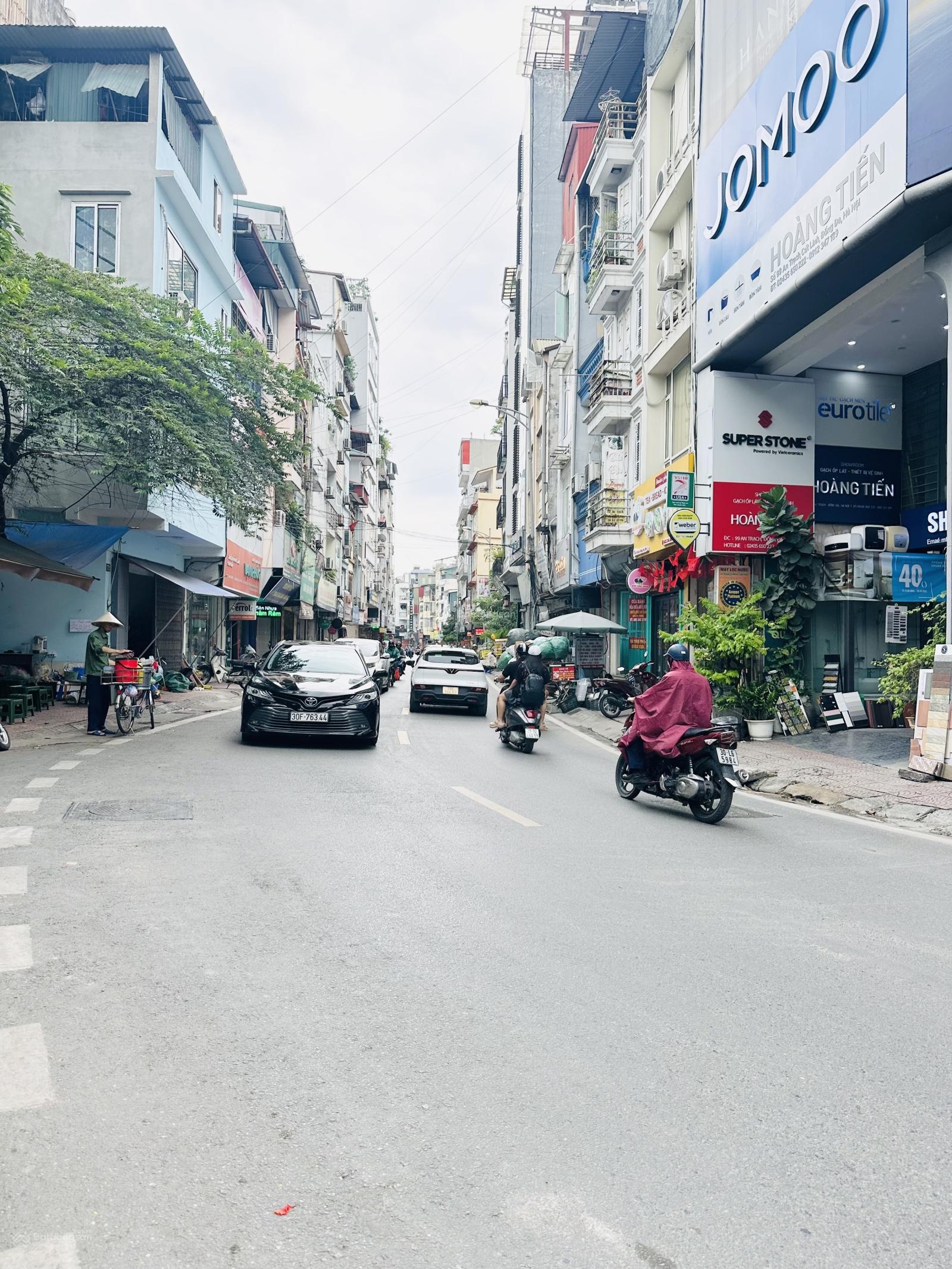 HIẾM - Bán nhà mặt phố An Trạch - Hào Nam, 2 mặt tiền, vỉa hè, KD sầm uất