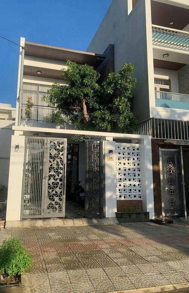 Kẹt tiền bán gấp căn nhà ngay vòng xoay An Lạc, đang cho thuê 14 tr/tháng, 5mx18,6m.