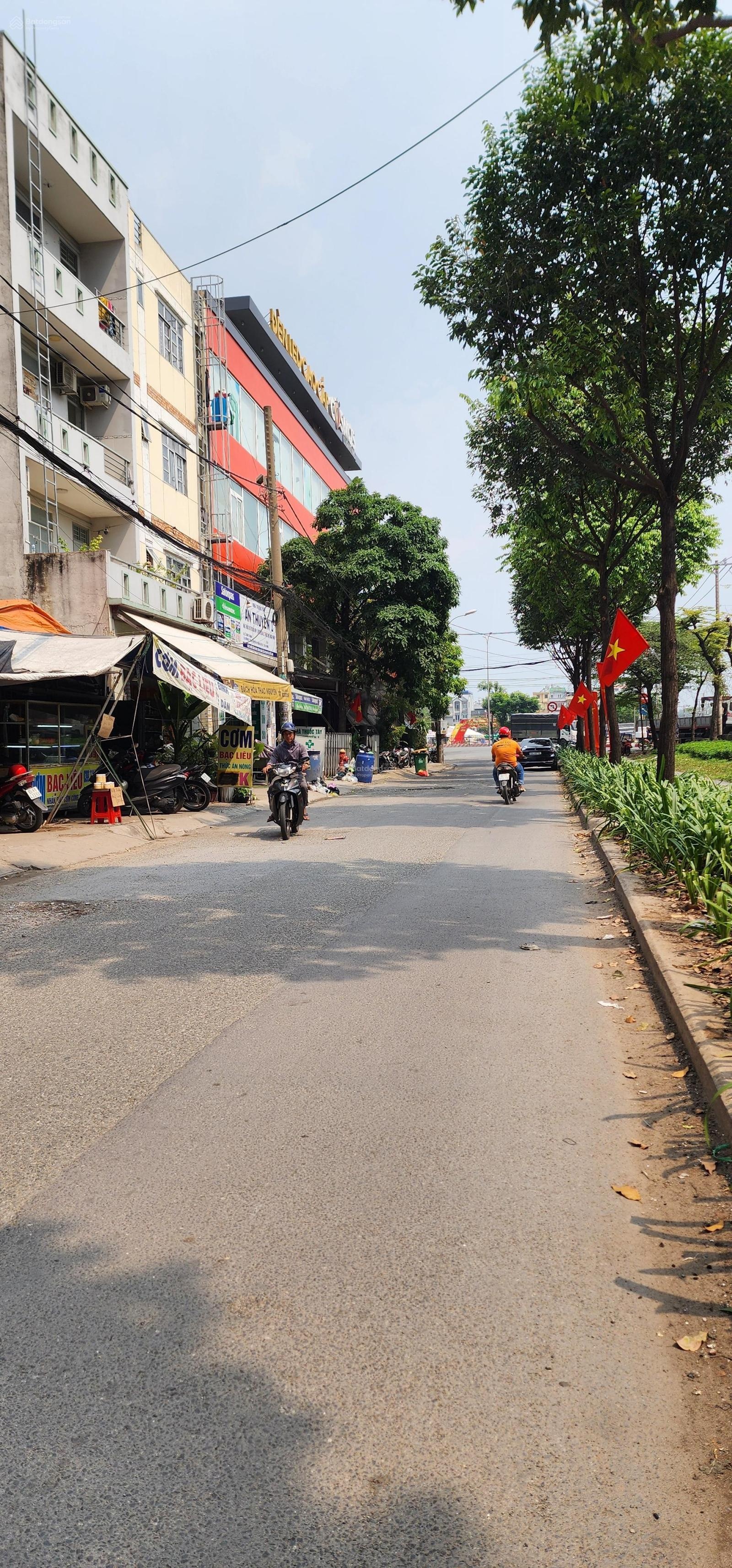 Bán nhà riêng tại Đường 7, Bình Tân, 13,5 tỷ, 120m2, hàng hiếm giá tốt