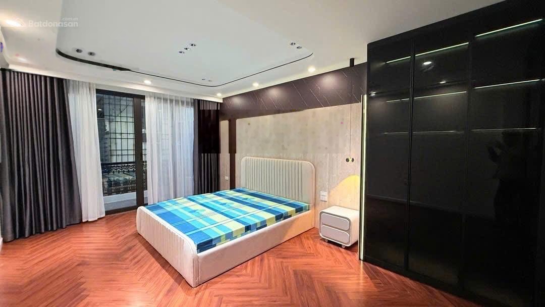 Nhà Đẹp Đón Tết Giá Tốt Nhất Khu Vực Linh Đàm Hoàng Mai Ngõ Phân Lô Sát Phố DT 40M , 5Tầng , MT4,1m