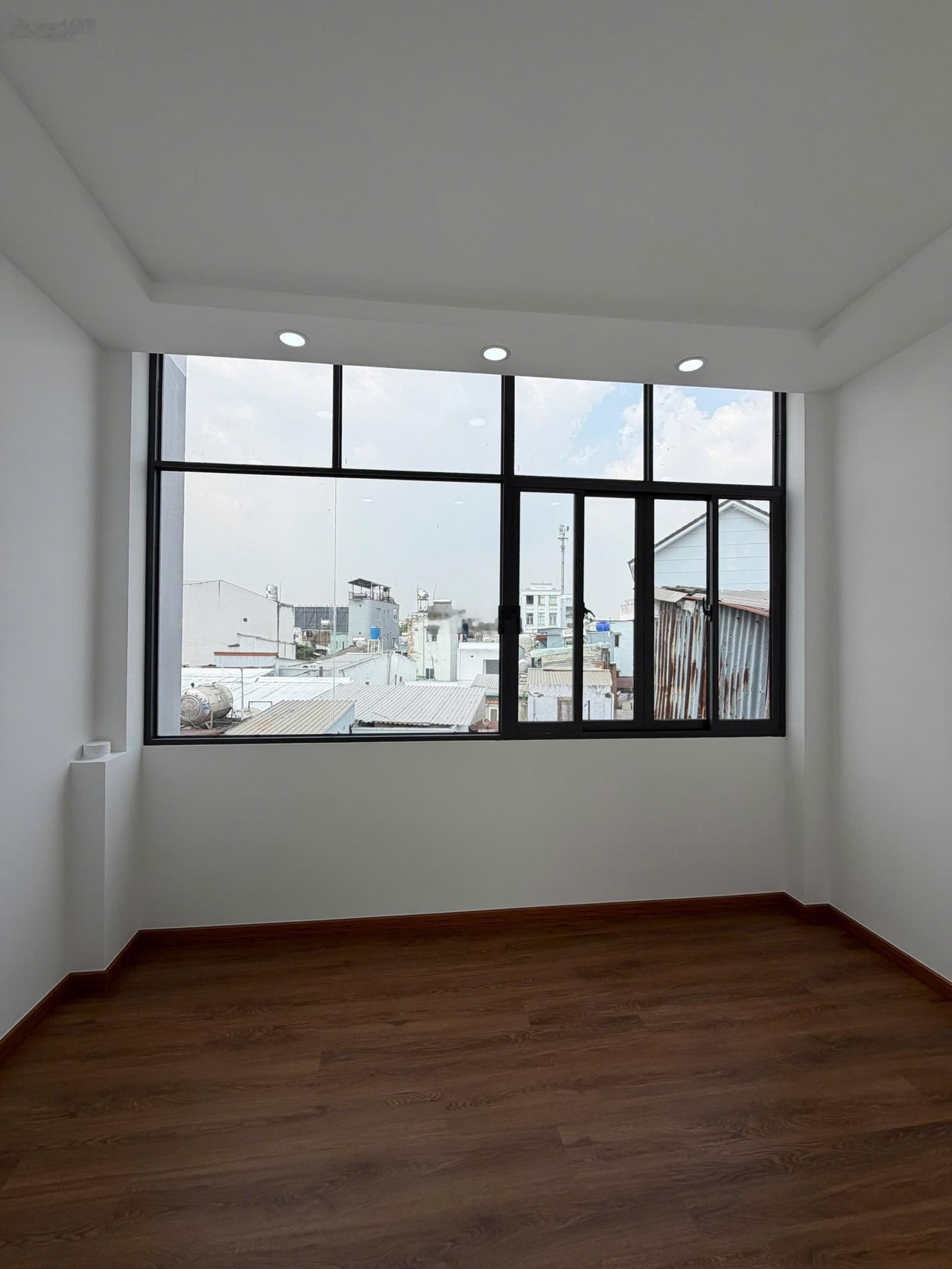 Bán nhà chính chủ gần cầu Nguyễn Tri Phương 3PN 1T2L ST hẻm 4m giá 5,75 tỷ