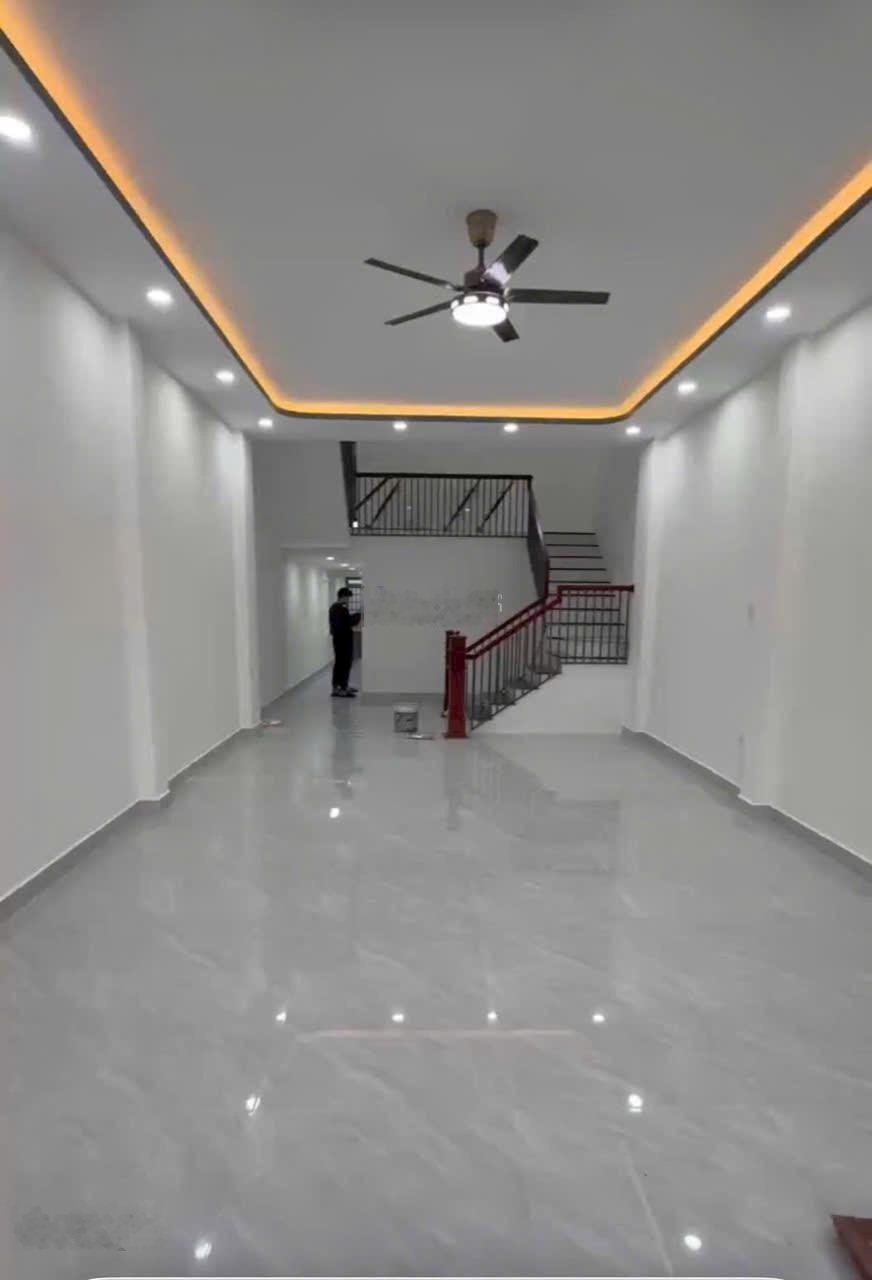 Bán nhà 2 tầng MT Kinh Doanh đường Phạm Hùng- Hoà Xuân