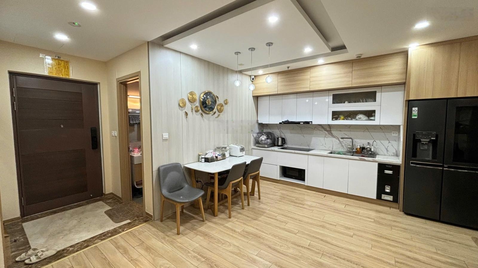 Chính chủ bán căn 2PN1WC Goldsilk Complex Vạn Phúc, DT 68m2, sẵn sổ, full nội thất đẹp, giá 5 tỷ