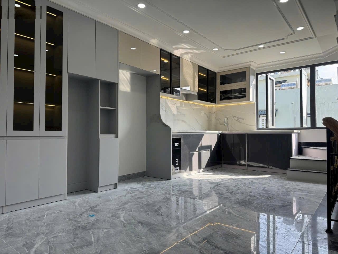 Bán nhà mới tinh chưa bóc tem tại Đường 40, Hiệp Bình Chánh, Thủ Đức, 8,5 tỷ, SD 210m2 hàng hot