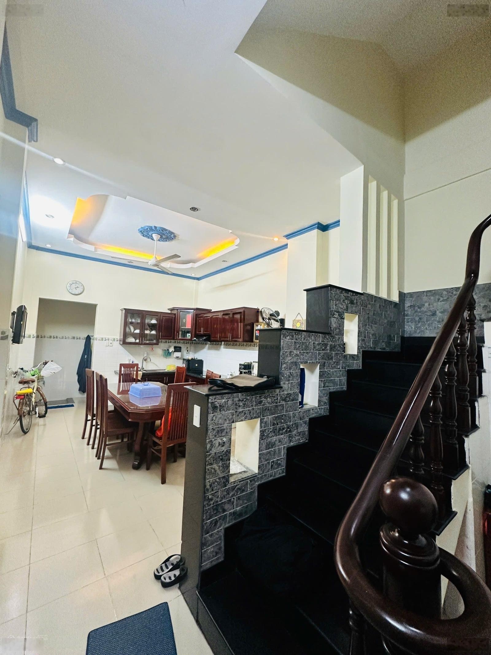 Bán nhà mặt tiền kinh doanh 4 tầng đường GÒ DẦU Quận Tân phú dt 75m2