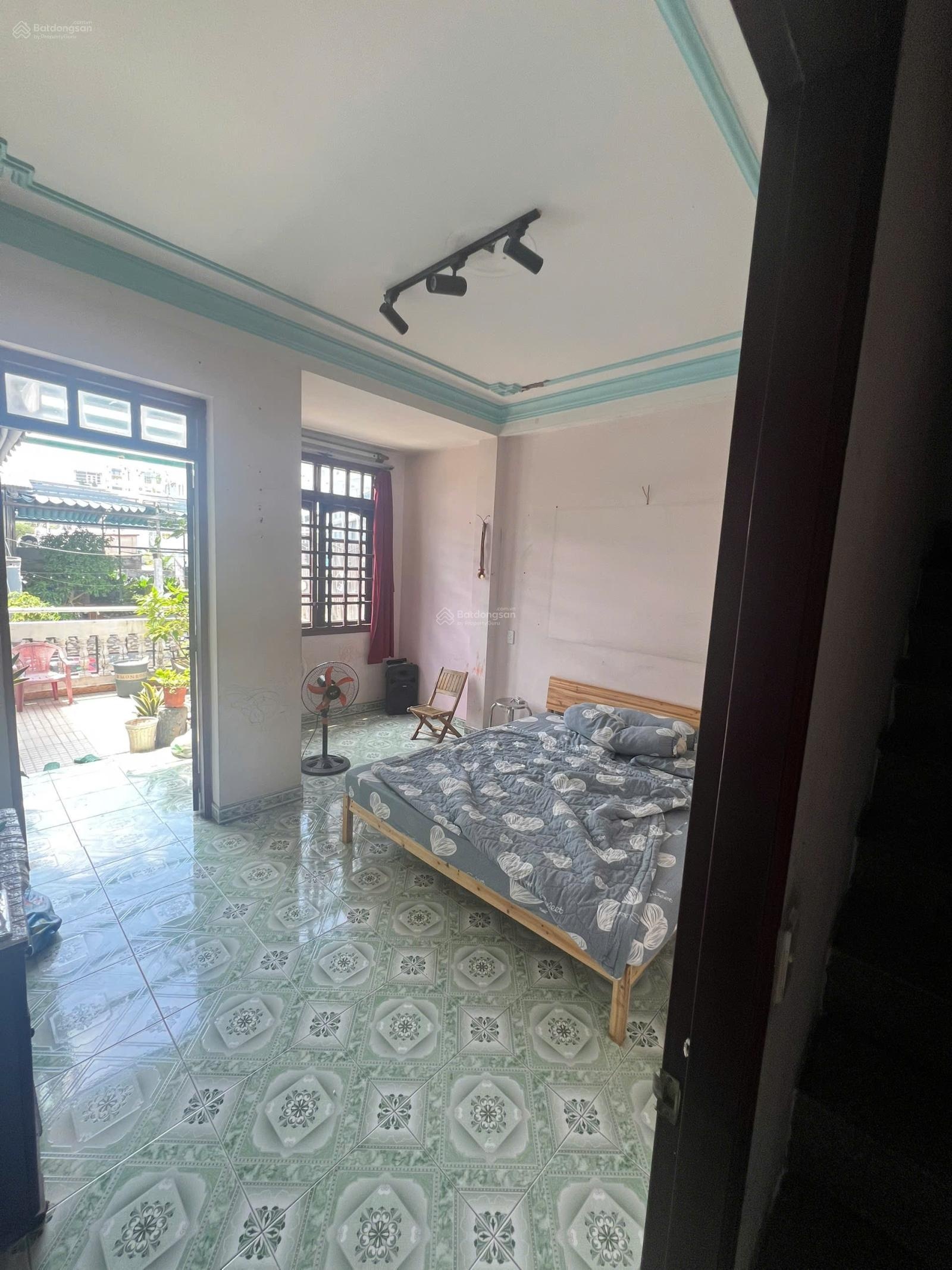 Mặt tiền cực hiếm nguyễn văn lượng sát công viên. dt 4,2x12=47m2 giá nhỉnh 11 tỷ. hđt 30tr/tháng