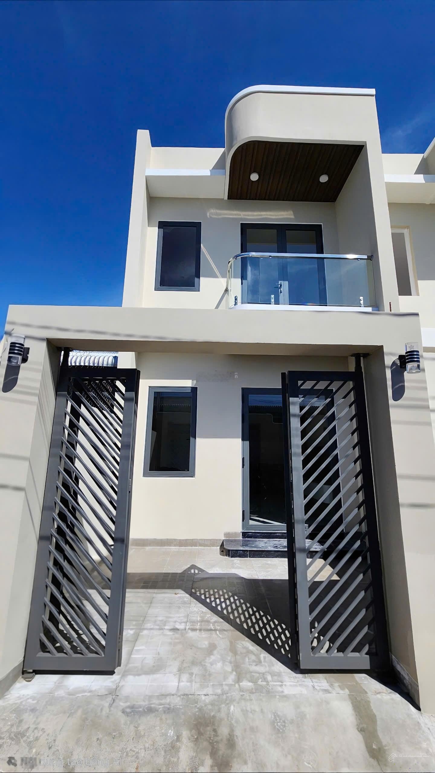 Bán gấp nhà 1 trệt 1 lầu mới xây sổ riêng thổ cư 100% gần Bệnh Viện Da Liễu, TT 449tr nhận nhà ngay