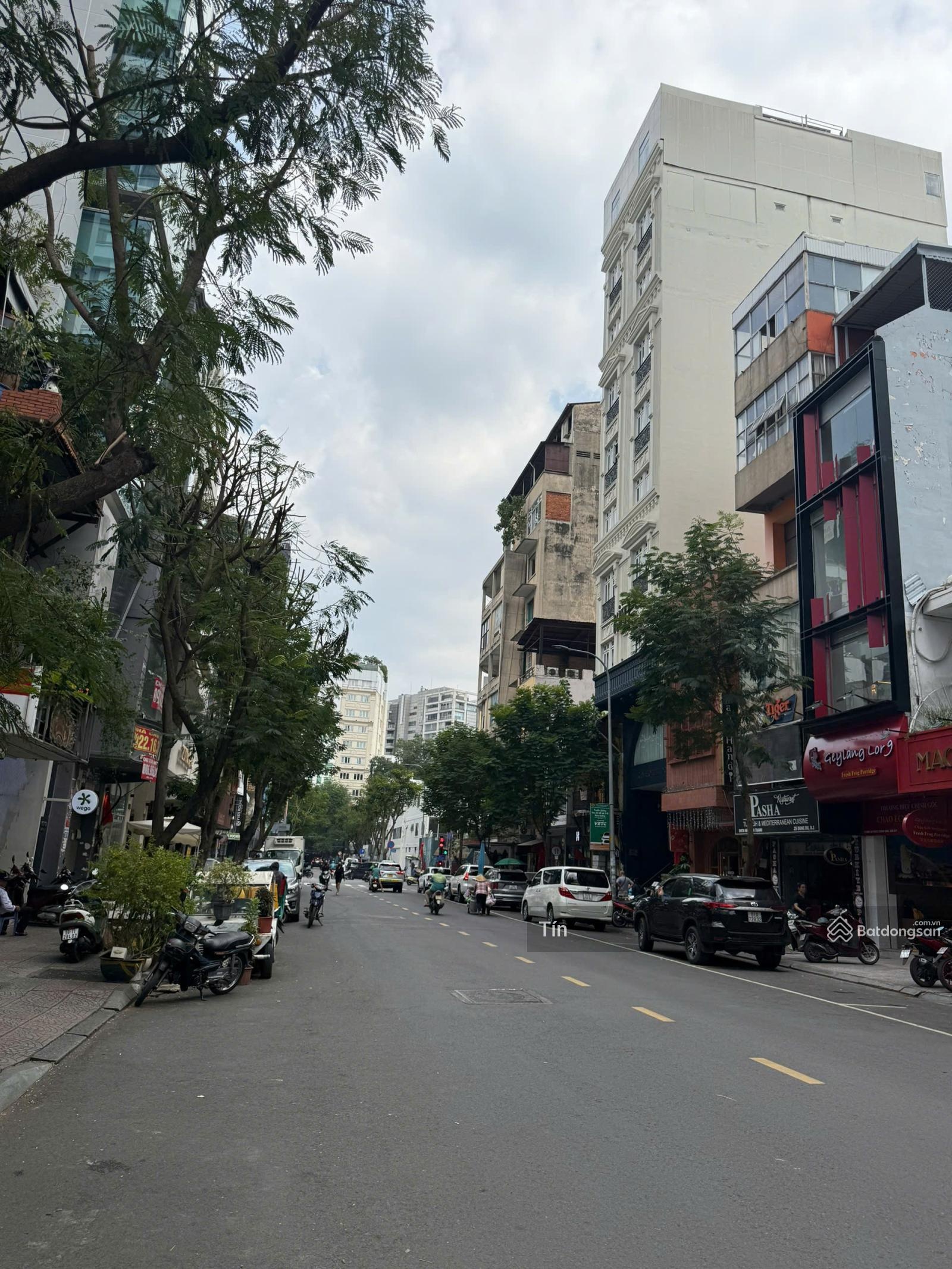 Bán tòa nhà khách sạn 2MT Đông Du P Bến Nghé Quận 1, DT: 13X18m - 2 hầm 10 tầng, giá bán 200 tỷ