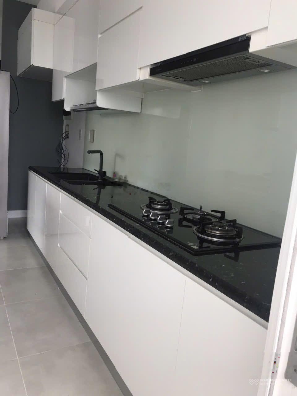 Bán 2PN Tropic Garden 81 m2, giá 8tỷ đã có sổ, view sông đẹp,tầng cao, đầy đủ nội thất