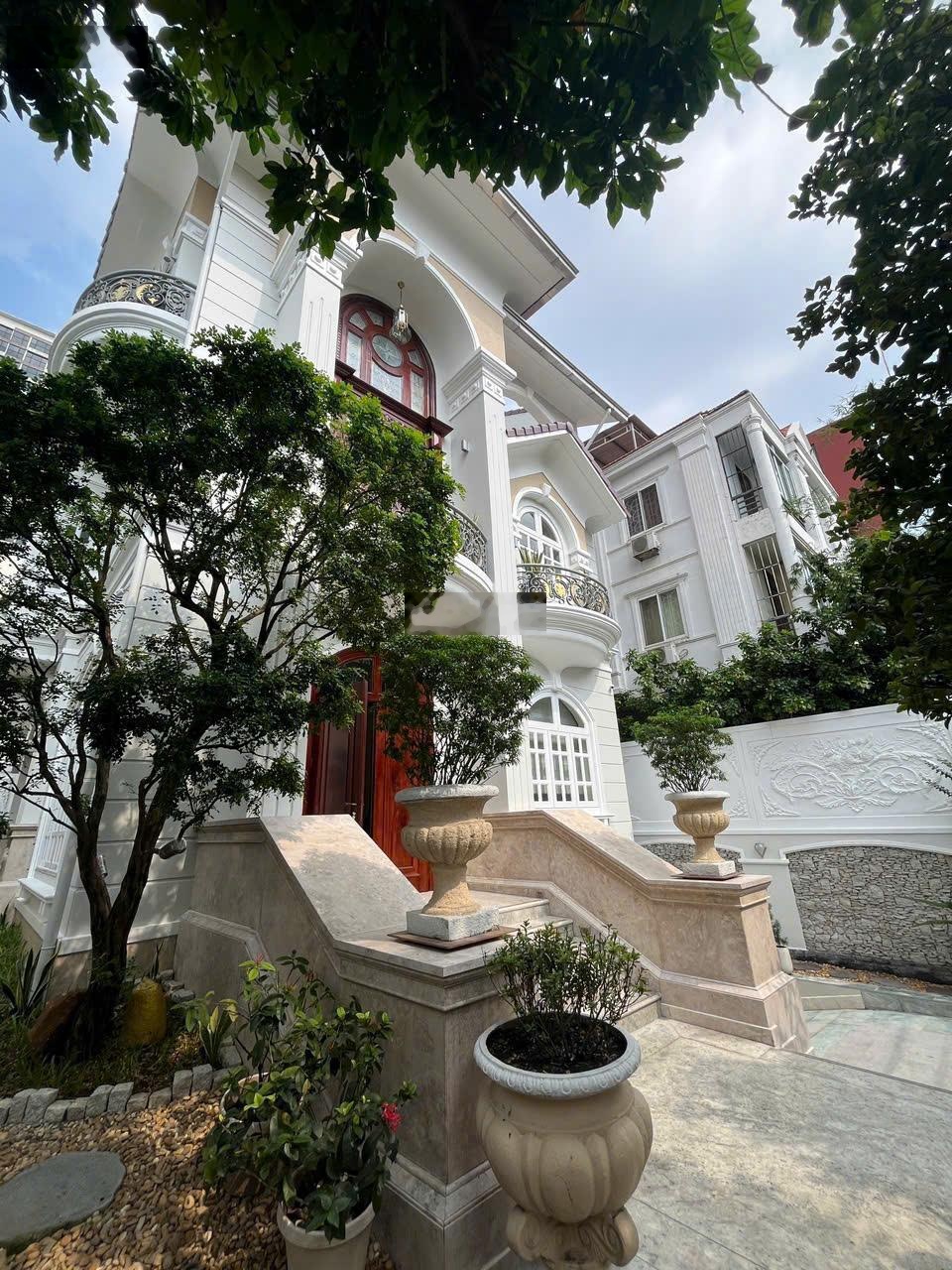 TÌM ĐÂU RA BT góc 2MT 13M Lê Văn Huân. Hầm 7 tầng. 13x18m. CN 227m2. HĐT: 220tr. Giá 63.5 tỷ