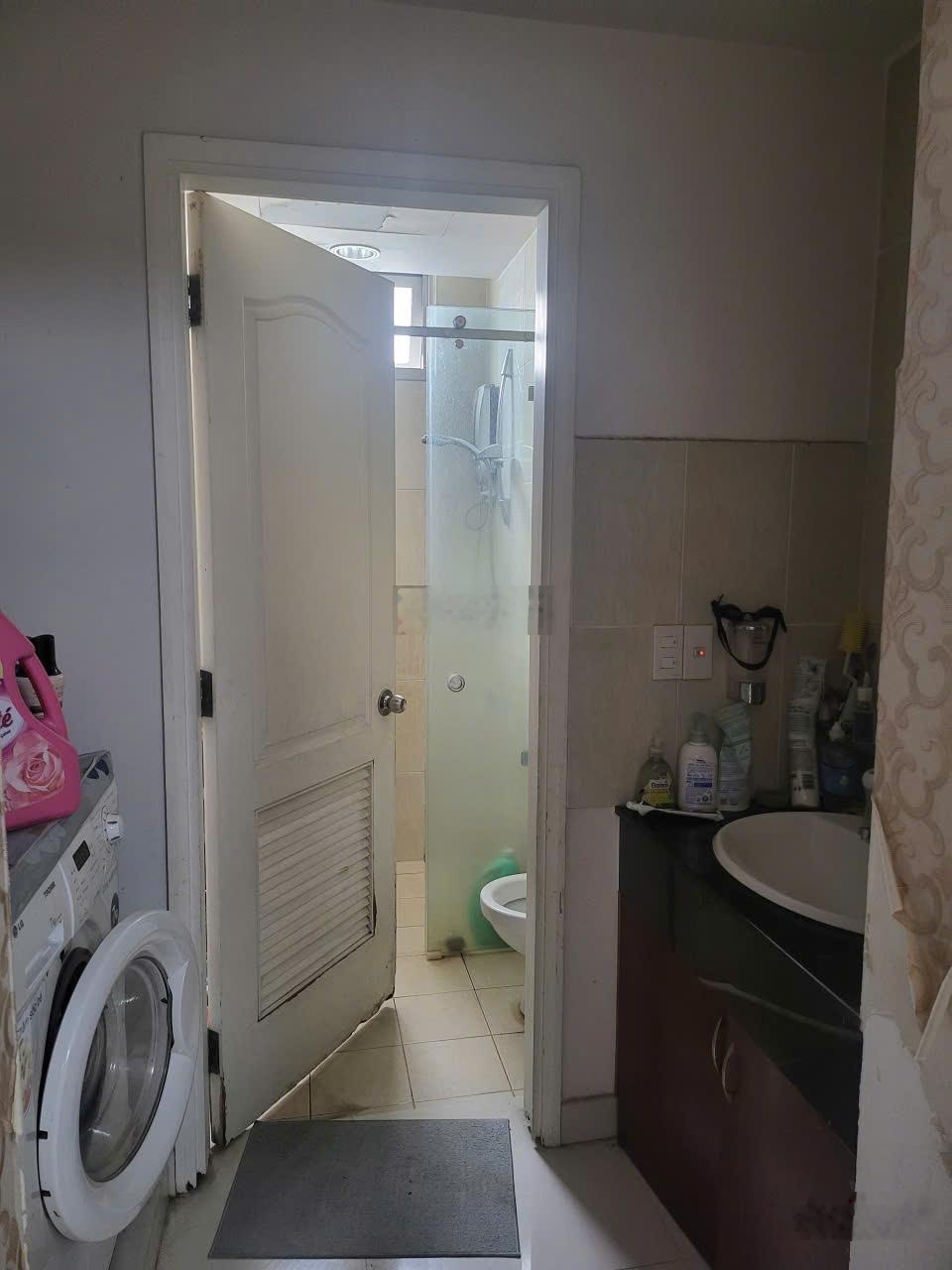 Bán lỗ PARCSpring 2 phòng ngủ, 68m2, có sổ hồng, giá 4,2 tỷ, sổ hồng, view thoáng, nội thất cơ bản