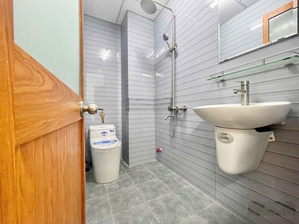 Nhà bán mt: lương ngọc quyến p.05 q. gò vấp ( chdv 6pn)