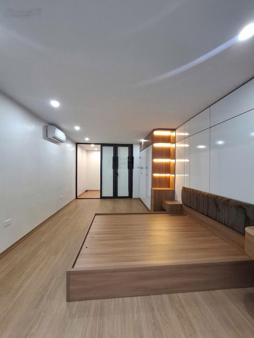 10m ra phố- 2p ra hồ tây- 41m2